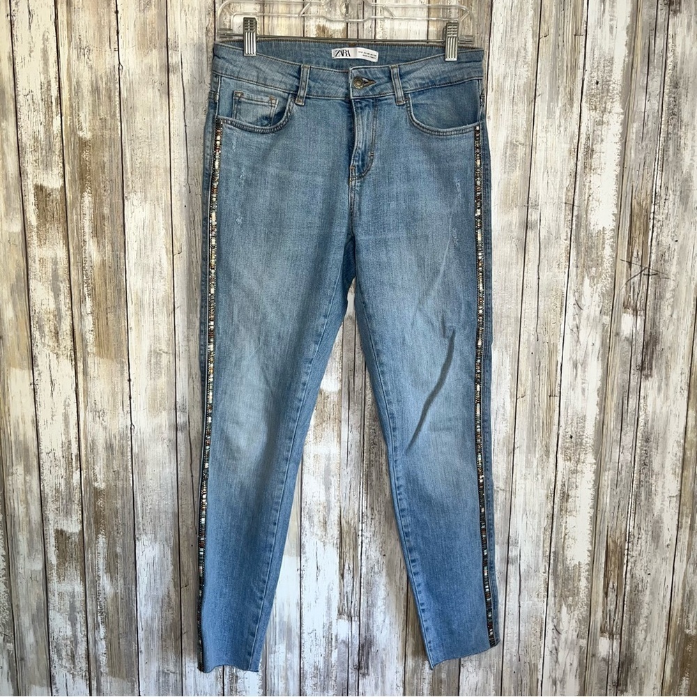 Zara Embellished Side Stripe Jeans Light Wash Frayed Ankle Skinny Denim Size 6 - Picture 2 of 8
